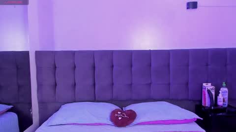 Juliana online show from December 7, 12:02 pm