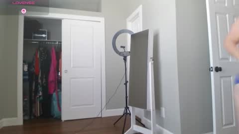 Juli Monroe online show from February 4, 8:25 pm