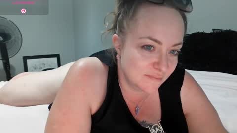 Juli Monroe online show from March 22, 12:47 am