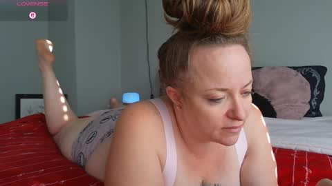 Snapshot of julimonroe chatting on April 2, 2:15 pm Juli Monroe online show from April 2, 2:15 pm