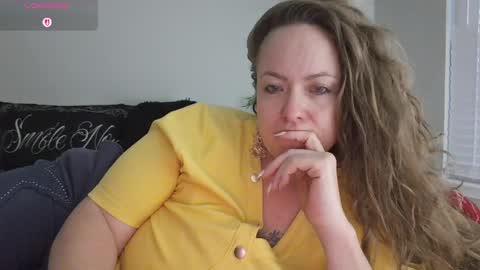 Snapshot of julimonroe chatting on April 6, 1:36 am Juli Monroe online show from April 6, 1:36 am