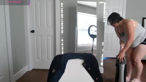 Snapshot of julimonroe chatting on May 23, 12:31 pm Juli Monroe online show from May 23, 12:31 pm