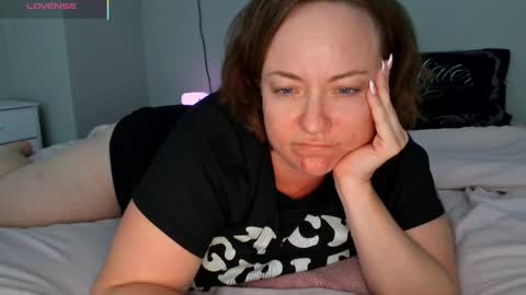 Snapshot of julimonroe chatting on June 4, 4:29 am Juli Monroe online show from June 4, 4:29 am
