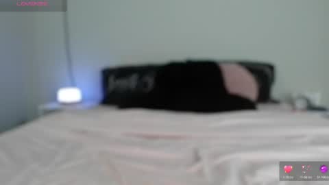 Snapshot of julimonroe chatting on July 5, 2:51 am Juli Monroe online show from July 5, 2:51 am