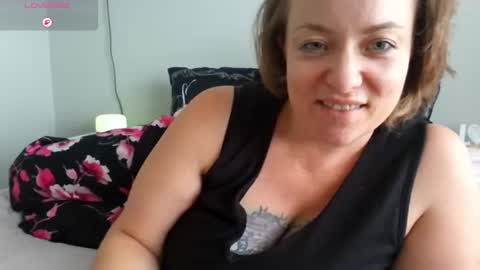 Snapshot of julimonroe chatting on July 31, 9:03 pm Juli Monroe online show from July 31, 9:03 pm