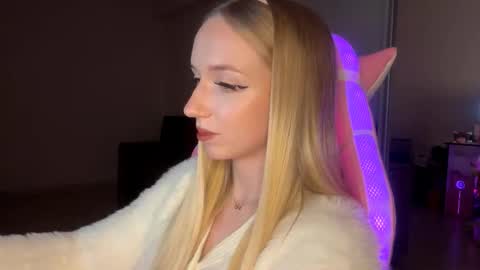 Sofie online show from November 10, 9:25 pm