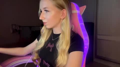 Sofie online show from November 12, 4:51 pm