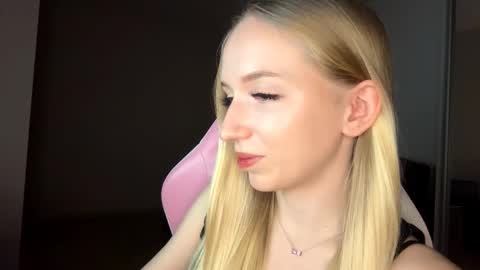 Sofie online show from November 28, 4:09 pm