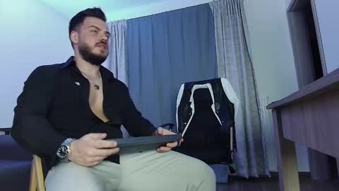 JULiUS   online show from December 29, 4:30 pm