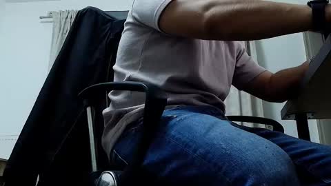 JULiUS   online show from October 3, 7:33 pm