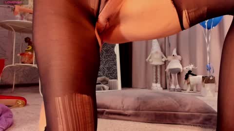 Snapshot of jullia_moor chatting on February 5, 4:16 am jullia_moor online show from February 5, 4:16 am