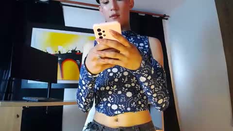 Snapshot of jullian_ricci chatting on February 23, 9:56 pm jullian online show from February 23, 9:56 pm