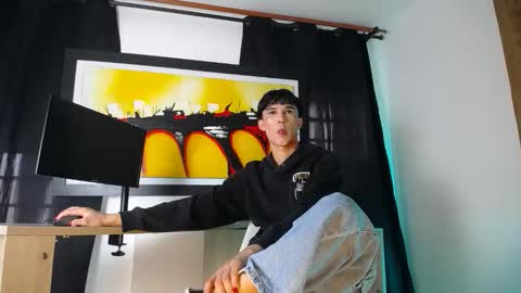 Snapshot of jullian_ricci chatting on March 3, 7:53 pm jullian online show from March 3, 7:53 pm