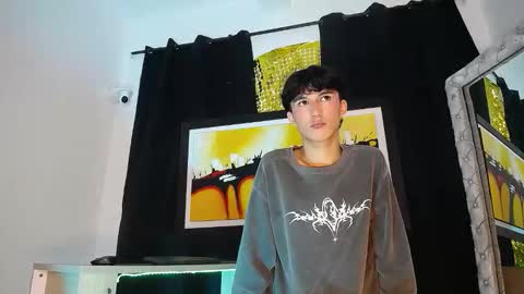 Snapshot of jullian_ricci chatting on March 24, 9:09 pm jullian online show from March 24, 9:09 pm