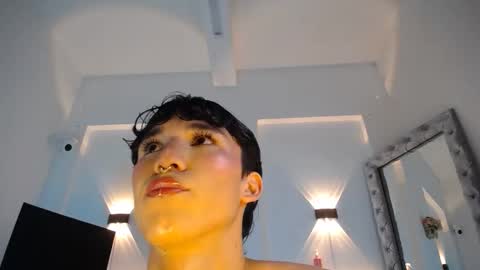 Snapshot of jullian_ricci chatting on April 7, 9:04 pm jullian online show from April 7, 9:04 pm