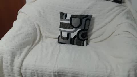 Julie online show from December 14, 7:58 am