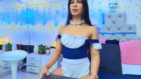 Julieta Reyes   online show from December 28, 11:52 am