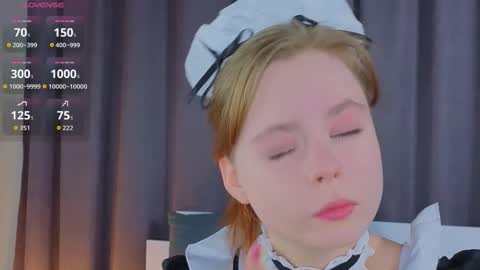 Julie online show from November 19, 5:46 pm