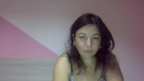 Snapshot of jully_caitlyn chatting on October 23, 8:57 am Caitlyn online show from October 23, 8:57 am