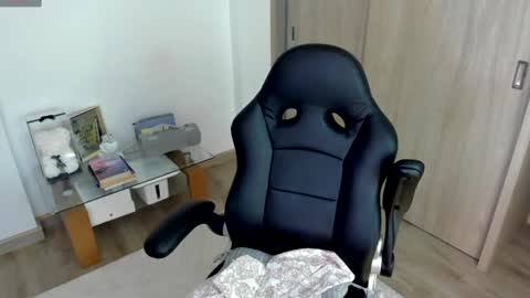 july_correa online show from September 9, 11:26 pm