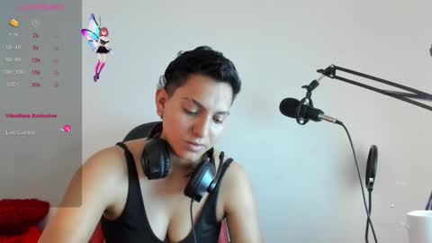 Snapshot of julya_smith_69 chatting on October 1, 2:12 pm Julya Smith online show from October 1, 2:12 pm