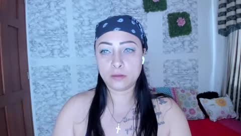 Snapshot of julybravo chatting on February 22, 9:02 pm juliana online show from February 22, 9:02 pm