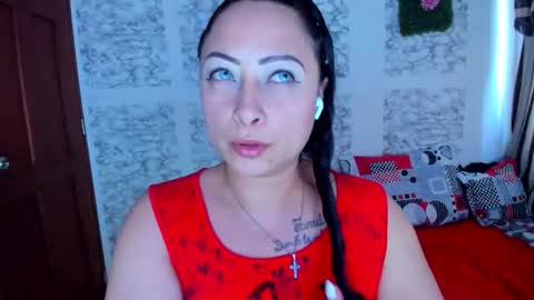 Snapshot of julybravo chatting on March 15, 9:21 pm juliana online show from March 15, 9:21 pm