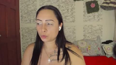 juliana online show from May 10, 9:20 pm