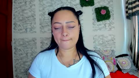 juliana online show from June 7, 7:50 pm