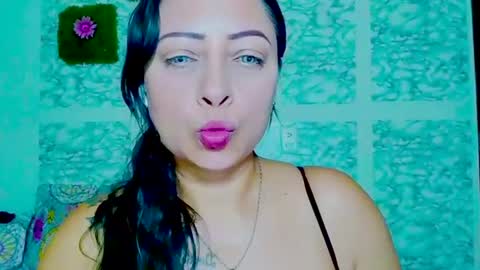 juliana online show from July 24, 11:25 pm