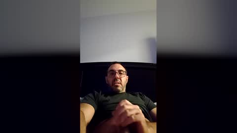 Snapshot of jumpertpro chatting on May 3, 9:15 am jumpertpro online show from May 3, 9:15 am