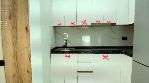 Snapshot of junamiin chatting on November 25, 7:36 pm Kira online show from November 25, 7:36 pm