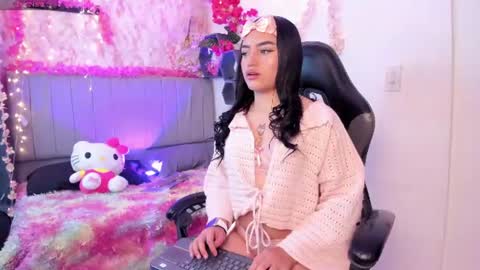 june__moon online show from June 15, 3:09 am