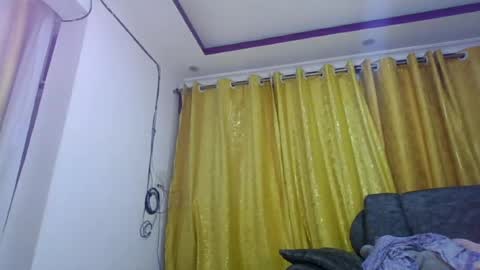 queen online show from June 11, 5:33 pm