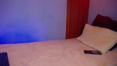 Snapshot of juneblake_ chatting on March 21, 2:42 pm JuneBlake online show from March 21, 2:42 pm