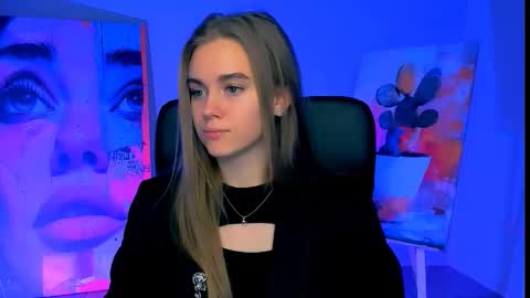 Snapshot of junewoods chatting on December 3, 6:32 am junewoods online show from December 3, 6:32 am