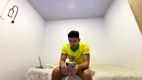 Snapshot of junior_osorio_2 chatting on January 9, 2:14 am junior_osorio_2 online show from January 9, 2:14 am