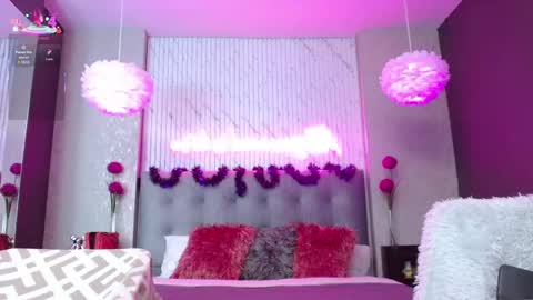 Snapshot of juniper_hill chatting on October 8, 4:21 am Juniper online show from October 8, 4:21 am