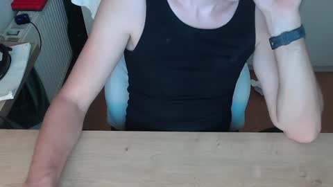 junk2711 online show from August 3, 5:38 pm