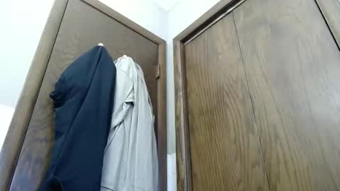 Snapshot of junk_yard_dog chatting on February 15, 5:09 pm Dave online show from February 15, 5:09 pm