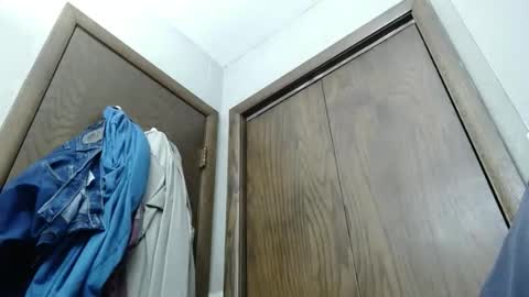 Snapshot of junk_yard_dog chatting on March 1, 2:08 pm Dave online show from March 1, 2:08 pm