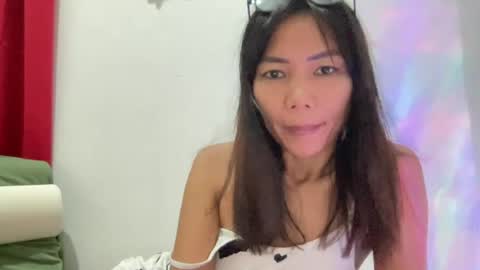 junovaughn online show from June 15, 11:56 am
