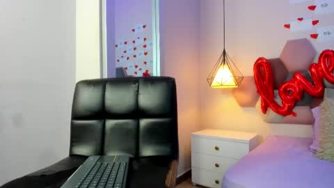 Snapshot of jupiterfoxxxx chatting on February 15, 2:47 pm Jupiter Fox online show from February 15, 2:47 pm