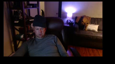 Snapshot of jusbeaz8722 chatting on December 2, 1:58 am JustnSide Unexxst online show from December 2, 1:58 am