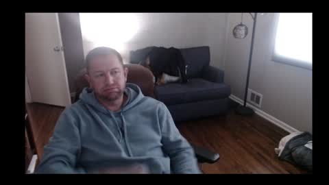 Snapshot of jusbeaz8722 chatting on December 6, 3:55 pm JustnSide Unexxst online show from December 6, 3:55 pm