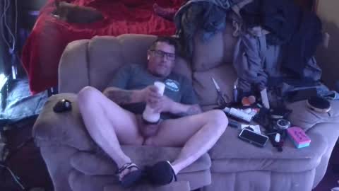 Snapshot of just4u2wantkikme chatting on April 15, 6:09 am justGerkinITinsta online show from April 15, 6:09 am