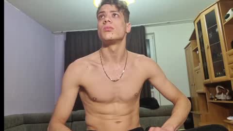Snapshot of just_alexx12 chatting on December 27, 11:31 pm just_alexx12 online show from December 27, 11:31 pm