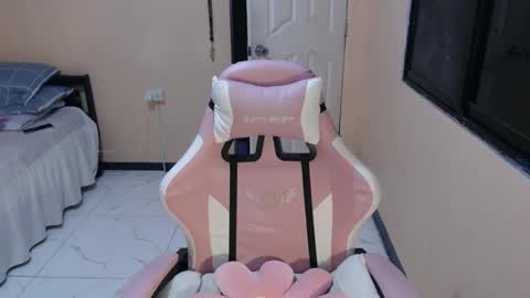 Snapshot of just_dirty_fun chatting on December 4, 8:01 am justdirtyfun online show from December 4, 8:01 am