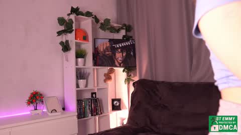 Snapshot of just_emmy chatting on December 13, 5:16 am just call me Emmy online show from December 13, 5:16 am