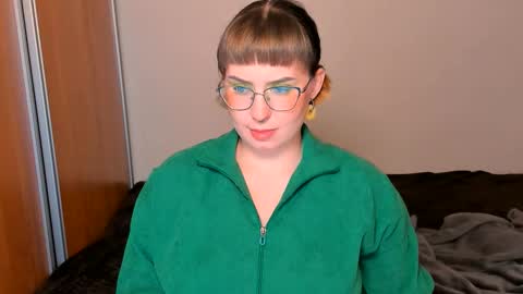 Snapshot of just_fucked chatting on September 29, 9:19 pm Nika and Mark online show from September 29, 9:19 pm